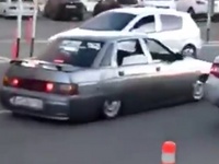 車高の低い車で段差を乗り越える方法 ヒマtube